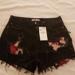 Zara distressed shorts, US SIZE 8